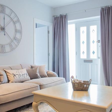 סטרטפורד-אפון-אבון Modern Apartment With Free Parking And Wifi מראה חיצוני תמונה
