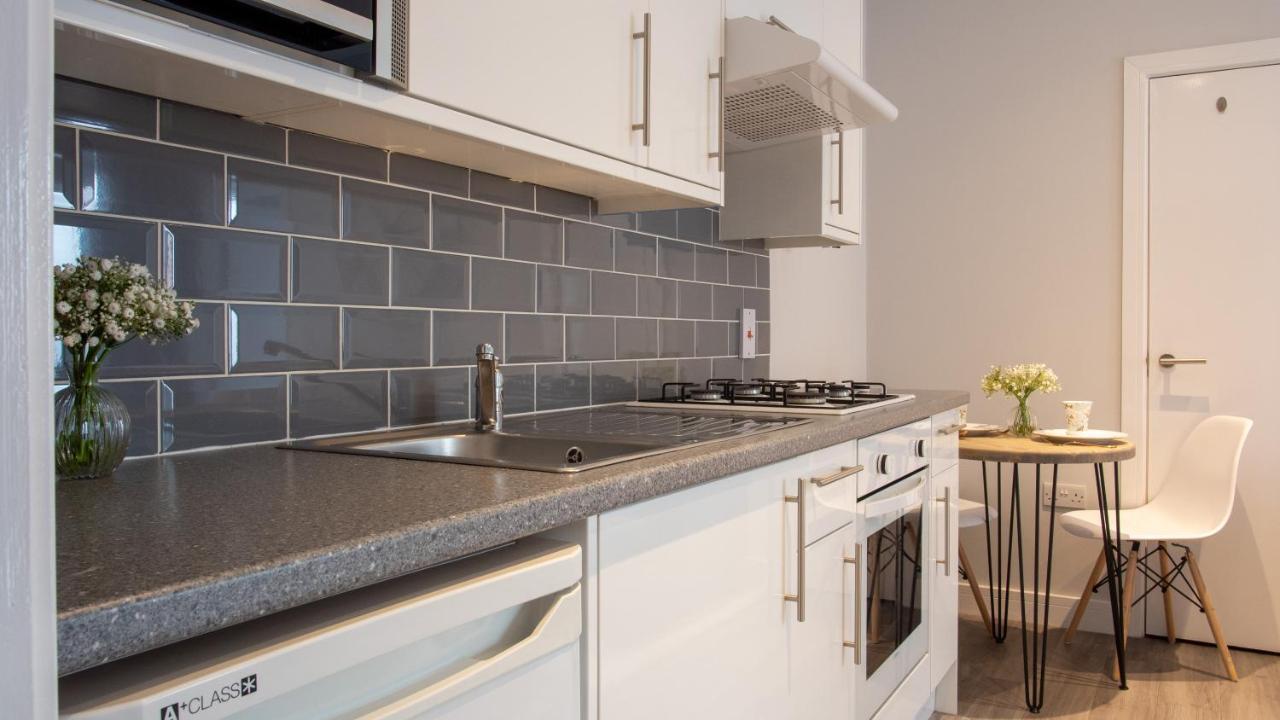 סטרטפורד-אפון-אבון Modern Apartment With Free Parking And Wifi מראה חיצוני תמונה