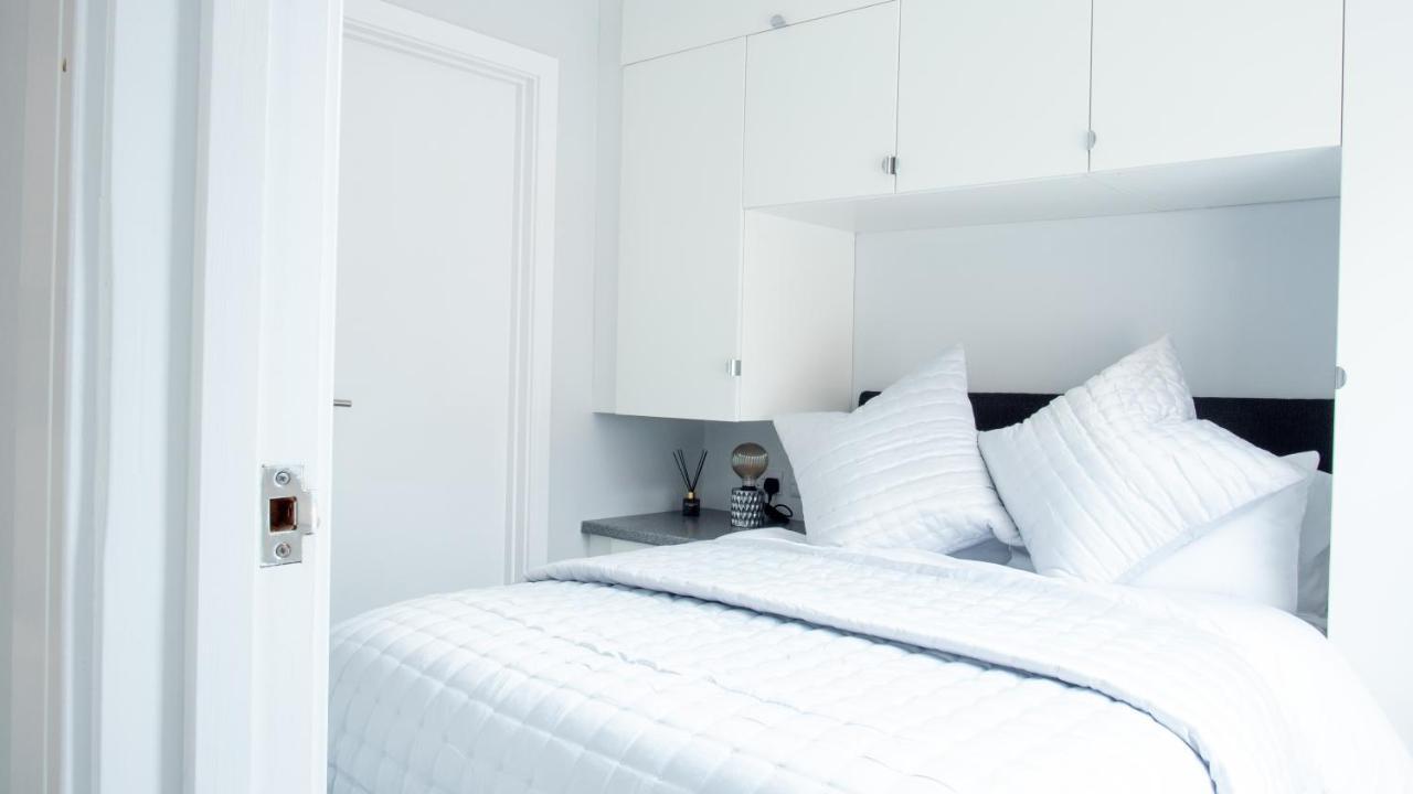 סטרטפורד-אפון-אבון Modern Apartment With Free Parking And Wifi מראה חיצוני תמונה