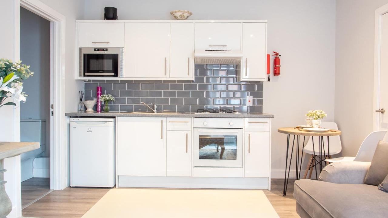 סטרטפורד-אפון-אבון Modern Apartment With Free Parking And Wifi מראה חיצוני תמונה
